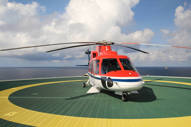 offshore çalışma, helikopter değiştirme Kulesi, deniz, indi - Fotoğraf, Görsel
