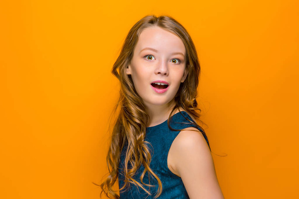The surprised teen girl - Fotografie, Obrázek