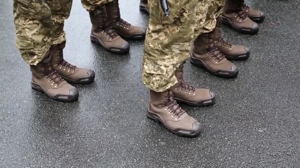 soldados en uniforme militar - Imágenes, Vídeo