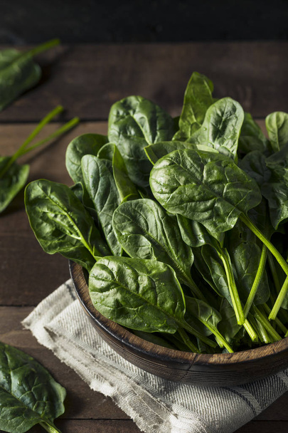 Raw Green Healthy Organic Spinach - Foto, imagen