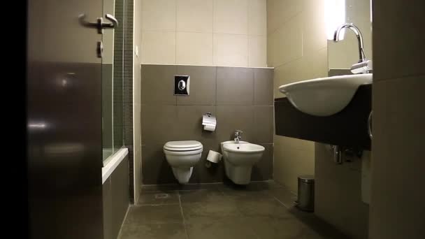 Slider laukaus sisätilojen pieni kylpyhuone
 - Materiaali, video