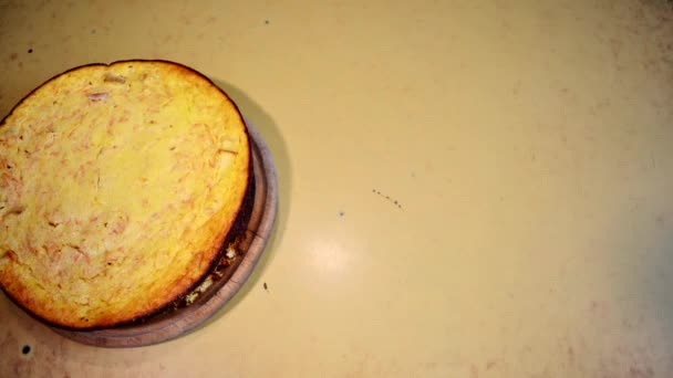 4K Stop motion de um delicioso bolo de queijo desaparecendo
 - Filmagem, Vídeo