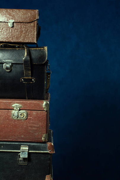 Stack of old suitcases - Foto, Imagen