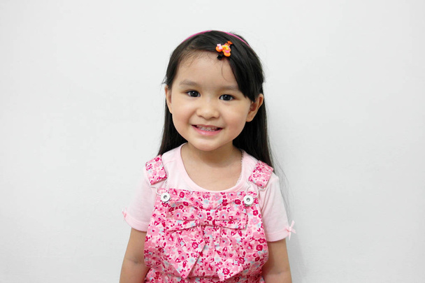 roztomilá malá Asijská dívka s úsměvem - Fotografie, Obrázek