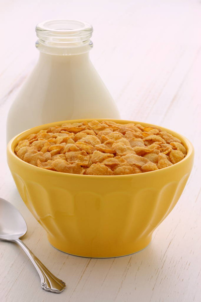 gesunde Cornflakes Frühstück  - Foto, Bild