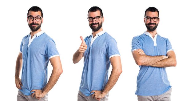 Homme avec chemise bleue avec pouce vers le haut
 - Photo, image