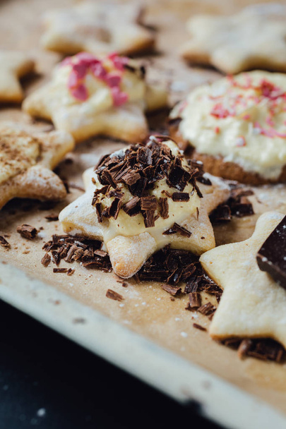Tasty homemade cookie with chocolate and cream - Fotó, kép