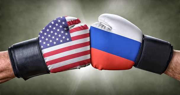 Uma luta de boxe entre os EUA e a Rússia
 - Foto, Imagem