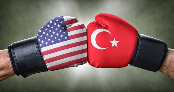 Uma luta de boxe entre os EUA e a Turquia
 - Foto, Imagem