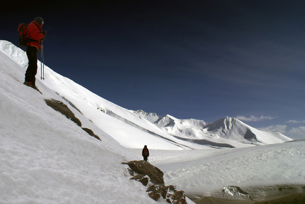 bergbeklimmers gaan naar beneden - Foto, afbeelding