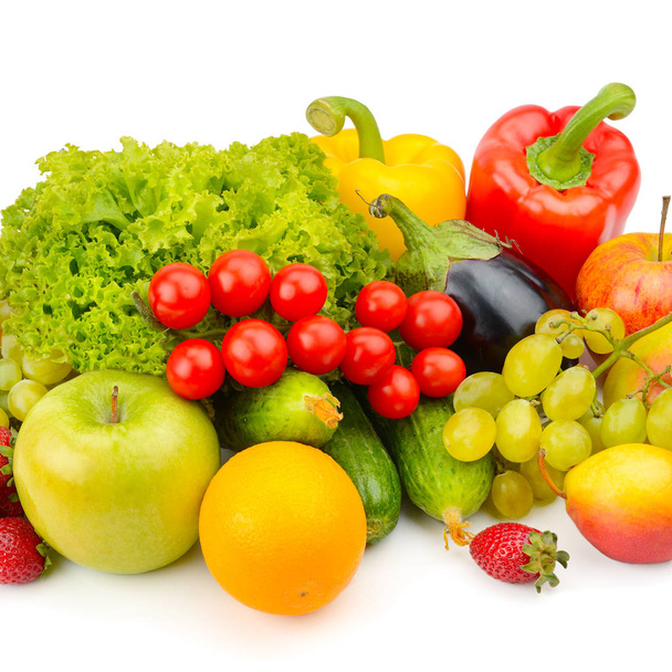 fehér alapon izolált gyümölcsök és zöldségek - Fotó, kép