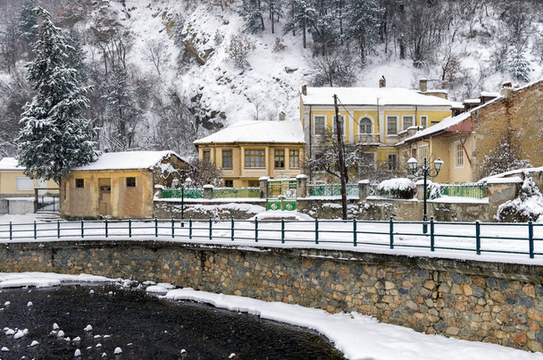 Picturesque talvi kohtaus joen Florina, pieni kaupunki Pohjois-Kreikassa
 - Valokuva, kuva