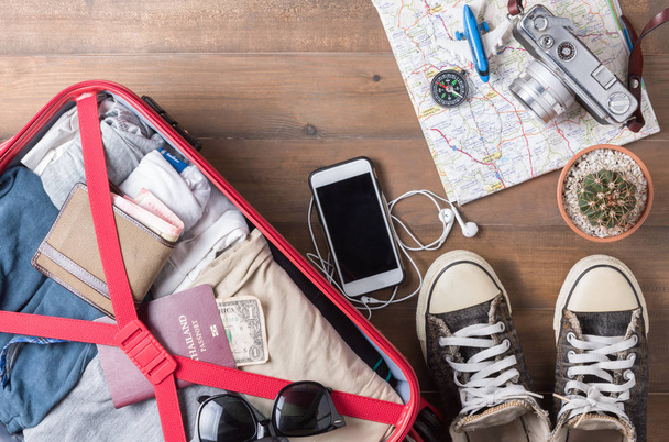 Travel accessories costumes. Passports, luggage, camera, sunglas - Fotografie, Obrázek