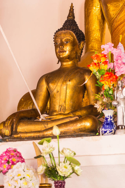 Régi buddha szobor wat nam hu, Pai, Mae hong son Thaiföld - Fotó, kép