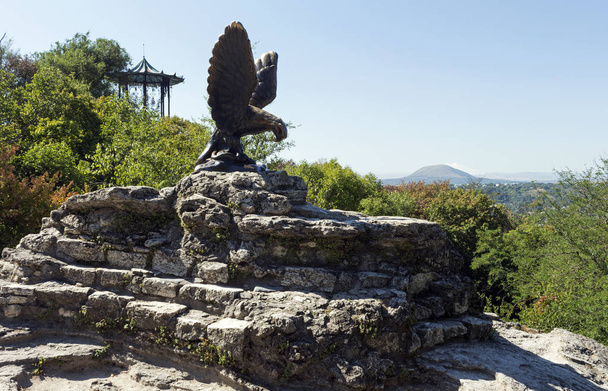 Blick auf Eagle statue - Foto, Bild