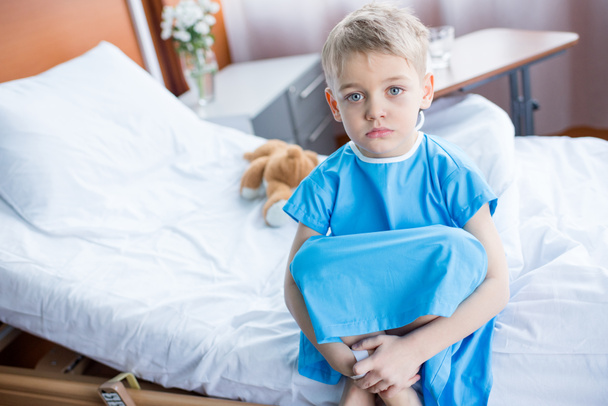 Little boy in hospital  - Foto, Imagen