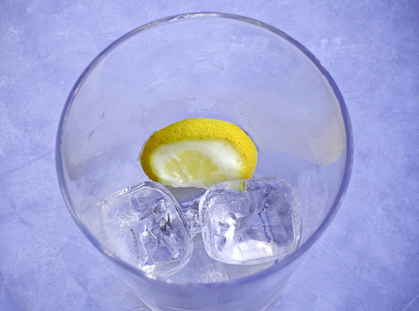 Glass with ice - Foto, afbeelding