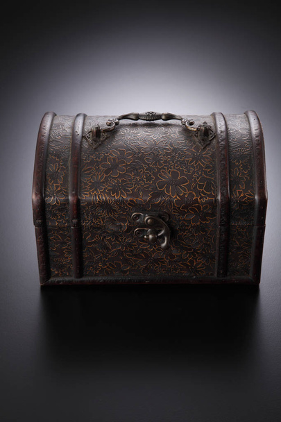 retro antique chest box - Foto, afbeelding