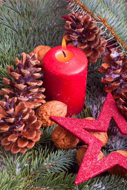 Decorazione natalizia con candela dell'avvento
 - Foto, immagini