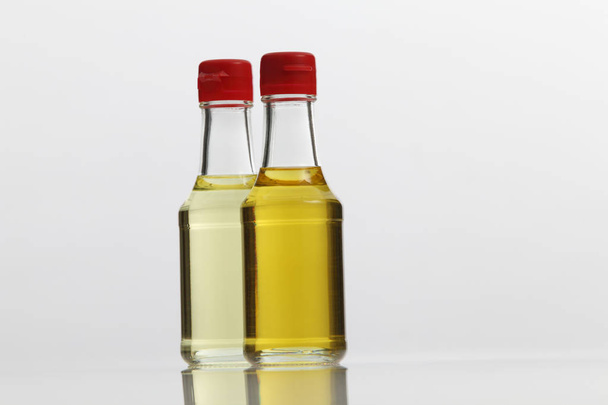 cooking oils in bottles - 写真・画像