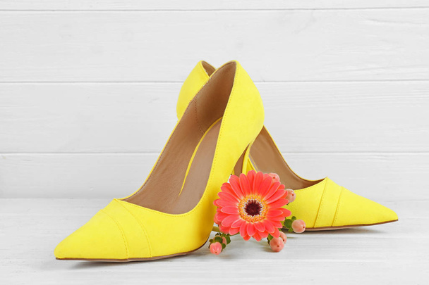 Yellow shoes with flowers   - Foto, Imagen