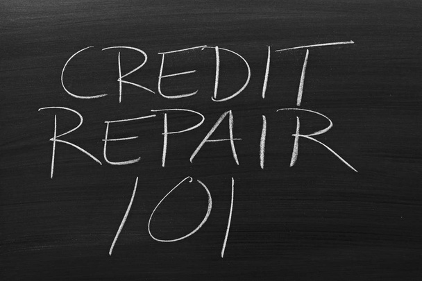 Reparación de crédito 101 en una pizarra
 - Foto, imagen