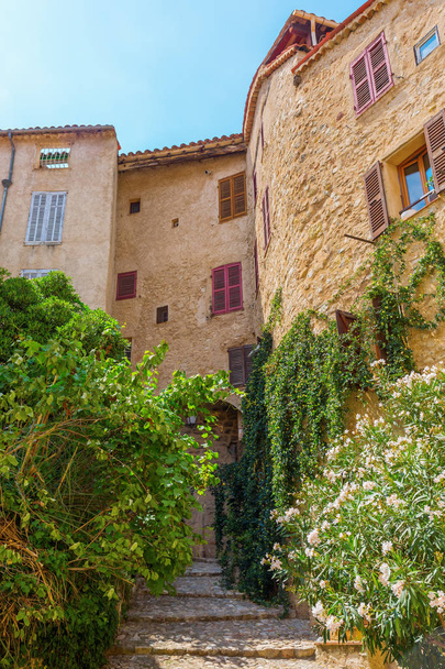 old buildings in Seillans, Hautes Provence, France - Foto, Bild