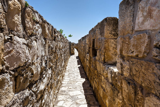 Mury otaczające stare miasto w Jerozolimie - Zdjęcie, obraz