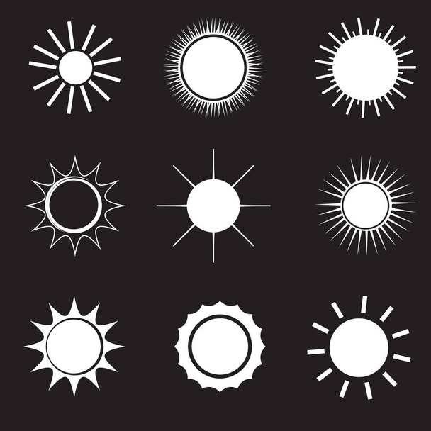 Il sole tramonta. Illustrazione di Sun Icons Vector. Collezione di simboli del Sole modello Arte, Immagine. Per la progettazione dell'interfaccia di previsione meteo. Stendardi stagionali
. - Vettoriali, immagini