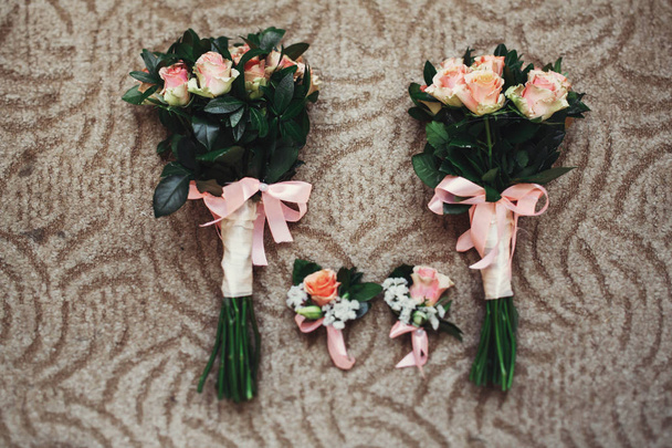 Tender wedding bouquets and boutonnieres - Foto, imagen