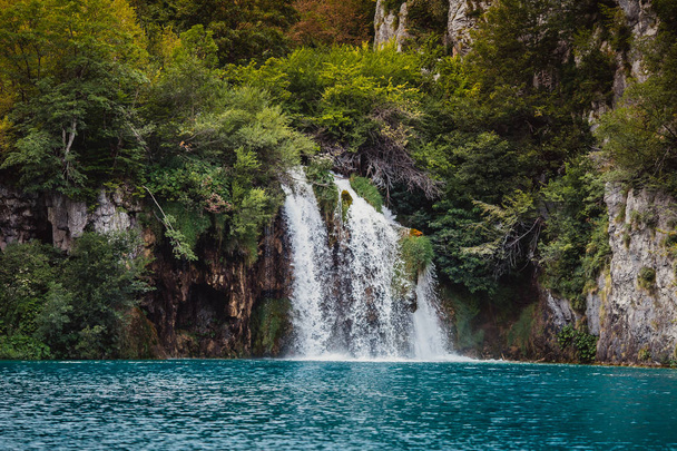 vesiputous luonto kroatia plitvize
 - Valokuva, kuva