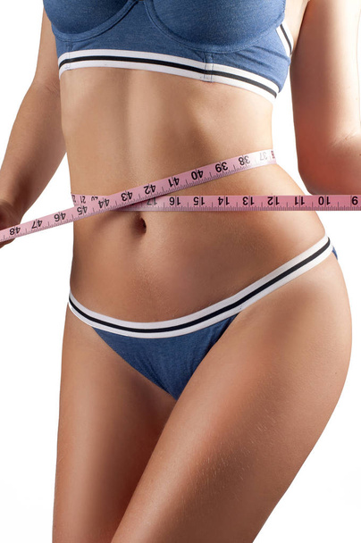 Pérdida de peso exitosa, hermosa cintura femenina, concepto de dieta
 - Foto, Imagen