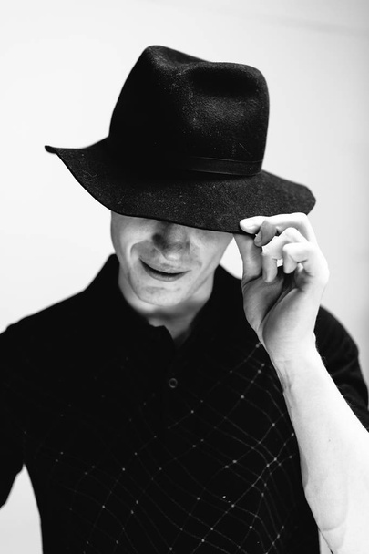 man in an old hat - Foto, Bild