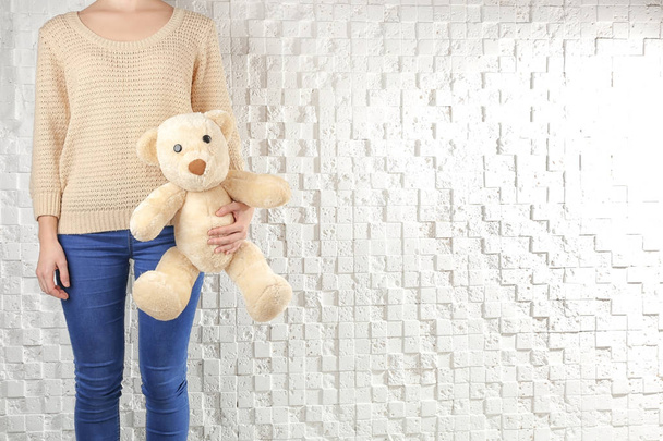girl with teddy bear  - Valokuva, kuva