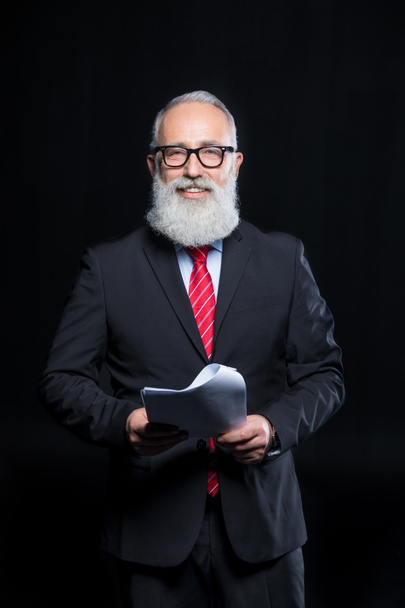 Senior businessman in eyeglasses - Foto, imagen