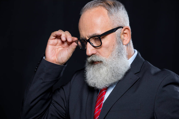 Senior zakenman in brillen - Foto, afbeelding