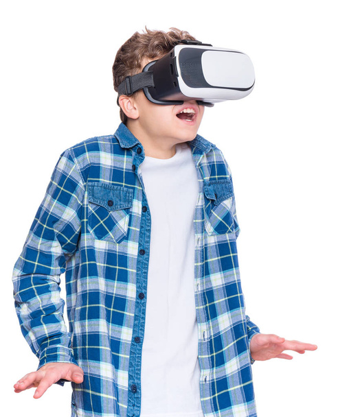 Teen boy in VR glasses - Fotografie, Obrázek