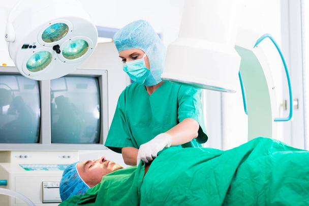 Orthopedic surgeon operating patient  - Foto, Imagem