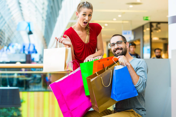 Couple in shopping mall  - Photo, Image