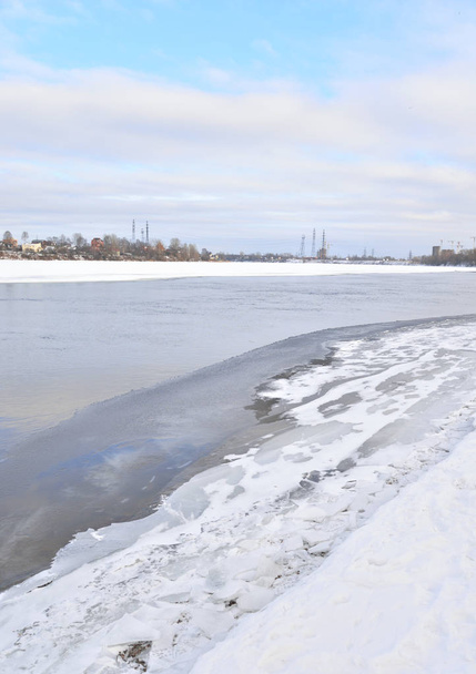 Neva River on the outskirts of St. Petersburg. - Zdjęcie, obraz
