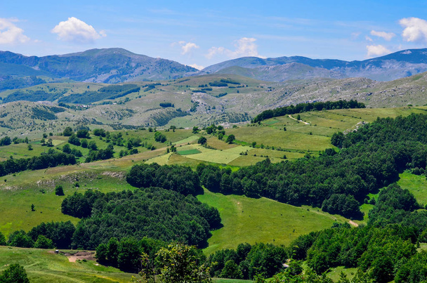 Hermosas montañas bosnias
 - Foto, imagen