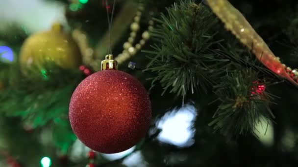 クリスマスと新年のツリーの飾り、花輪、おもちゃ - 映像、動画