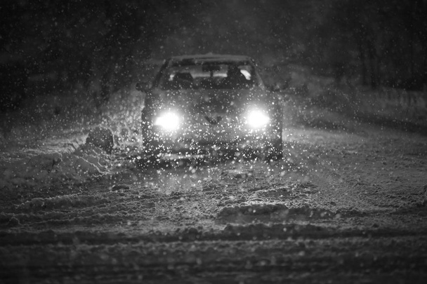 Auto v blizzard černé a bílé - Fotografie, Obrázek