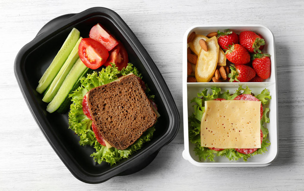 Lunchbox met voedsel   - Foto, afbeelding