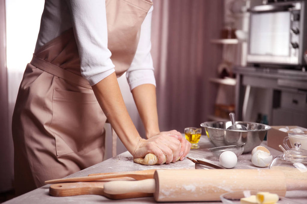 woman making dough  - Foto, Imagem