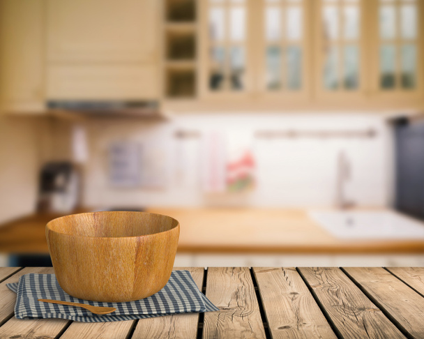 utensilios de cocina en mostrador de madera
  - Foto, Imagen