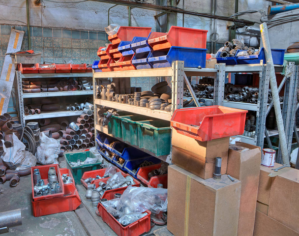 Supplies Of Metal Tubing In Storeroom, Buttweld Pipe Fitting. - Valokuva, kuva