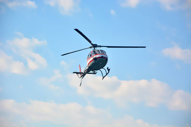 вертолет на небе
 - Фото, изображение