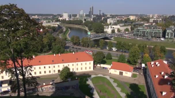 litauische Hauptstadt vilnius panorama und neris - Filmmaterial, Video