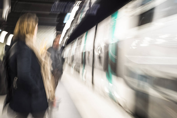 Motion metrô Paris
 - Foto, Imagem